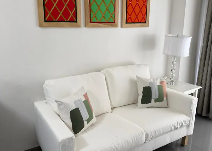 One Bedroom Located In Salcedo Village Manille