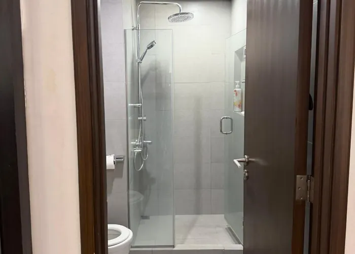 One Bedroom Located In Salcedo Village * Manille